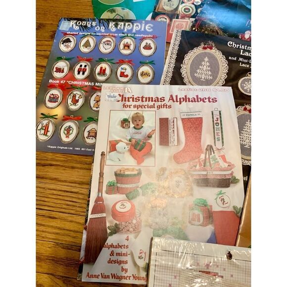 VTG Lot of 19 Count Cross Stitch Pattern Book Kit Christmas Santa Tree Craft 90s - Picture 8 of 13